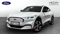 Vit Begagnad 2022 Ford Mustang Mach-E Standard Range SUV | 369 900 kr (Bra pris)