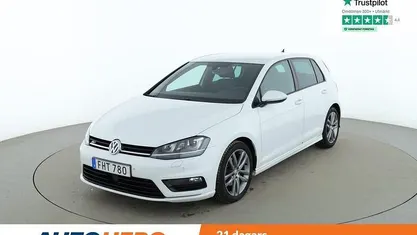 Vit Begagnad 2014 VW Golf VII R-line Halvkombi | 125 000 kr (Marknadspris)