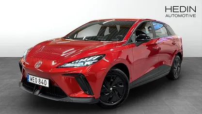 Begagnad MG MG4 EV 125 kW (170 HK) 2023 Röd Halvkombi