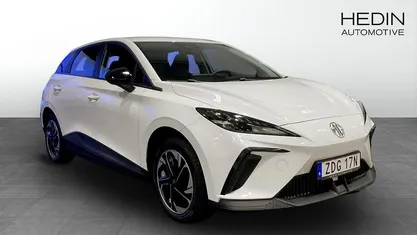 Begagnad MG MG4 EV 125 kW (170 HK) 2024 Vit Halvkombi