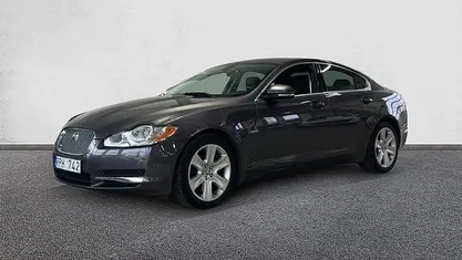 Grå Begagnad 2010 Jaguar XF Sedan | 149 000 kr