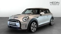 Grå (silver) Begagnad 2023 Mini Cooper SE Halvkombi | 258 700 kr (Marknadspris)