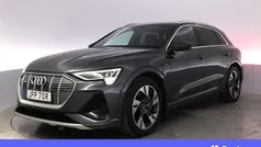 Grå Begagnad 2021 Audi e-tron S-Line SUV | 450 900 kr (Marknadspris)