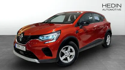 Röd Begagnad 2022 Renault Captur Zen SUV | 159 900 kr (Marknadspris)