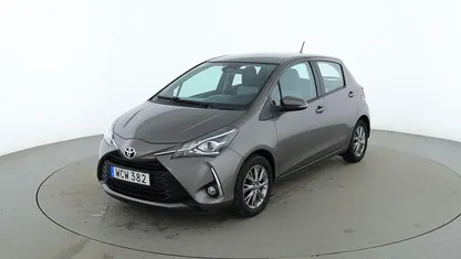 Grå Begagnad 2018 Toyota Yaris Active Halvkombi | 146 000 kr (Marknadspris)