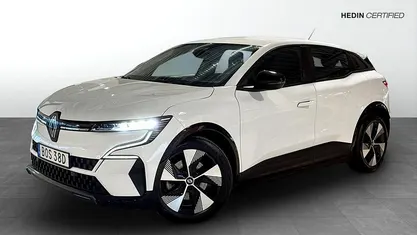 Vit Begagnad 2022 Renault Megane E-Tech Equilibre Halvkombi | 199 500 kr