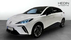Vit (white) Begagnad 2022 MG MG4 EV Luxury Halvkombi | 274 900 kr (Lite dyr)
