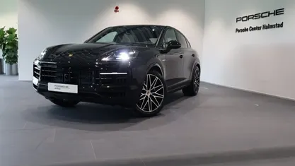 Svart (black) Begagnad 2024 Porsche Cayenne SUV | 1 175 000 kr (Marknadspris)