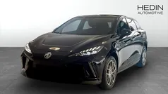 Svart (black) Begagnad 2023 MG MG4 EV Luxury Halvkombi | 349 990 kr
