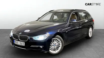 Blå Begagnad 2013 BMW 320 Luxury Line Kombi | 139 900 kr (Marknadspris)