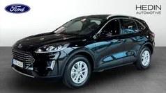 Svart (black) Begagnad 2022 Ford Kuga Titanium SUV | 259 900 kr (Marknadspris)