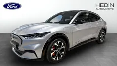 Grå (black) Begagnad 2022 Ford Mustang Mach-E Standard Range SUV | 374 900 kr (Marknadspris)