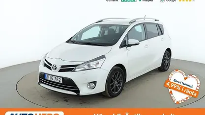 Vit Begagnad 2015 Toyota Verso Edition Minibuss | 123 000 kr (Marknadspris)