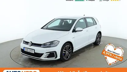 Vit Begagnad 2017 VW Golf VII GTE Halvkombi | 157 000 kr (Marknadspris)