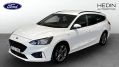 Vit (white) Begagnad 2022 Ford Focus ST-Line Kombi | 194 900 kr (Marknadspris)