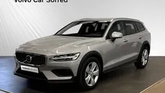 Silver Begagnad 2024 Volvo V60 CC Core Kombi | 429 900 kr (Marknadspris)