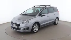 Grå Begagnad 2016 Peugeot 5008 Allure Minibuss | 129 000 kr