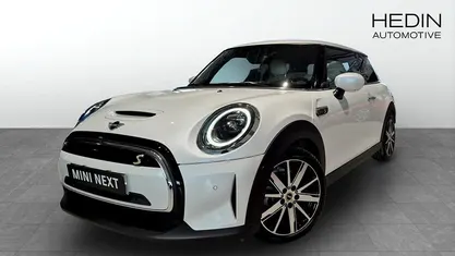Begagnad Mini Cooper SE 135 kW (184 HK) 2023 Vit Halvkombi