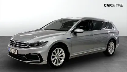 Silver Begagnad 2023 VW Passat GTE Kombi | 259 900 kr (Marknadspris)