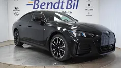 Black sapphire metallic Ny 2025 BMW i4 Comfort Edition Sedan | 799 500 kr (Marknadspris)