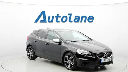 Begagnad Volvo V40 R-Design 245 HK (180 kW) 2017 Onyx black Kombi