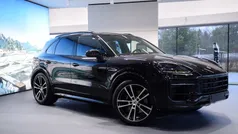 Svart (black) Begagnad 2025 Porsche Cayenne SUV | 1 398 000 kr (Marknadspris)
