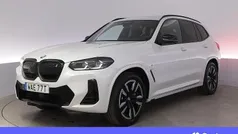 Vit Begagnad 2022 BMW iX3 M Sport SUV | 475 900 kr (Marknadspris)