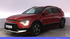 Röd Begagnad 2022 Kia Niro Advance SUV | 341 900 kr (Marknadspris)