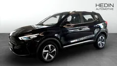 Svart (black) Begagnad 2022 MG ZS Luxury Sedan | 249 900 kr (Bra pris)