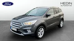 Grå Begagnad 2018 Ford Kuga Titanium SUV | 169 900 kr (Marknadspris)