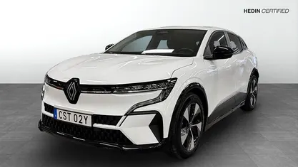 Begagnad Renault Megane E-Tech Equilibre 96 kW (131 HK) 2022 Halvkombi