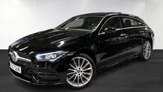 Svart (black) Begagnad 2023 Mercedes CLA250e Shooting Brake AMG line Kombi | 359 900 kr (Marknadspris)