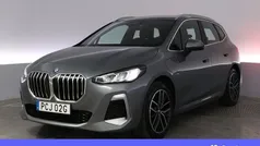 Grå Begagnad 2023 BMW 225 Active Tourer M Sport Minibuss | 375 900 kr (Marknadspris)