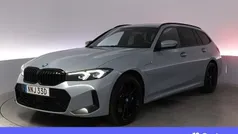 Grå Begagnad 2023 BMW 330e M Sport Kombi | 509 900 kr (Marknadspris)