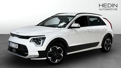 Vit (white) Begagnad 2022 Kia e-Niro SUV | 319 900 kr (Marknadspris)