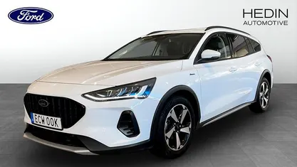 Begagnad Ford Focus Active 125 HK (91 kW) 2023 Frozen white Kombi