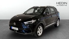 Svart (black) Begagnad 2022 MG ZS Luxury Sedan | 244 900 kr (Bra pris)