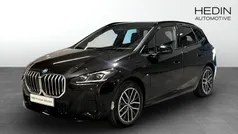 Svart Begagnad 2024 BMW 225 Active Tourer Comfort Edition Minibuss | 419 700 kr (Marknadspris)