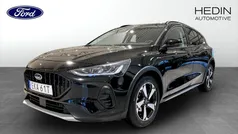 Svart Begagnad 2023 Ford Focus Halvkombi | 209 900 kr (Marknadspris)