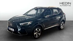Svart (black) Begagnad 2022 MG ZS Luxury Sedan | 254 900 kr (Superpris)
