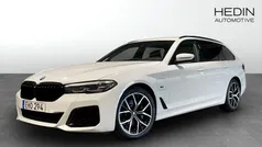 Vit (white) Begagnad 2022 BMW 530e M Sport Kombi | 374 700 kr (Marknadspris)