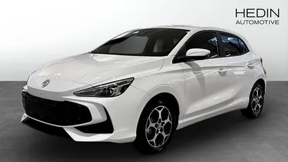 Vit Begagnad 2024 MG MG3 Luxury Halvkombi | 269 990 kr (Marknadspris)