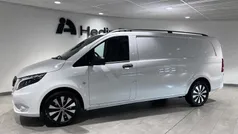 Vit Begagnad 2023 Mercedes Vito Edition 1 Minibuss | 447 200 kr