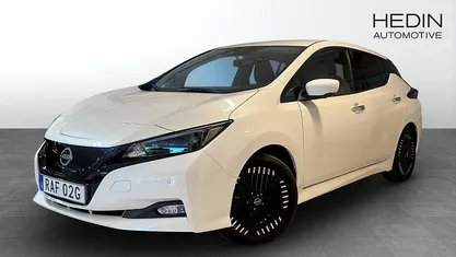 Begagnad Nissan Leaf N-Connecta 110 kW (150 HK) 2022 Vit Halvkombi