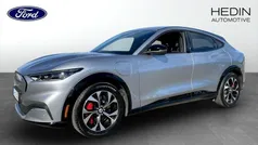 Grå (grey) Begagnad 2021 Ford Mustang Mach-E SUV | 389 900 kr (Marknadspris)