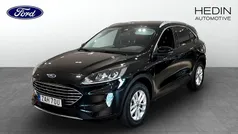 Svart (black) Begagnad 2022 Ford Kuga Titanium SUV | 244 900 kr (Marknadspris)