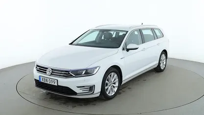 Vit Begagnad 2016 VW Passat GTE Kombi | 140 000 kr (Marknadspris)