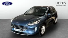 Blå (blue) Begagnad 2022 Ford Kuga Titanium SUV | 259 900 kr (Marknadspris)