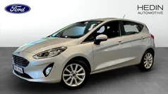 Grå (silver) Begagnad 2017 Ford Fiesta Halvkombi | 99 900 kr (Marknadspris)