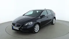 Svart Begagnad 2014 Volvo V40 Momentum Kombi | 122 000 kr (Marknadspris)